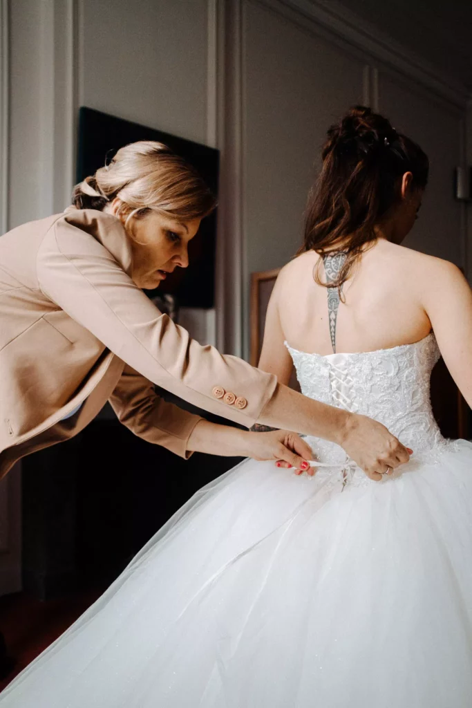 Photographe mariage Éghezée – préparation de la mariée au Château Bayard